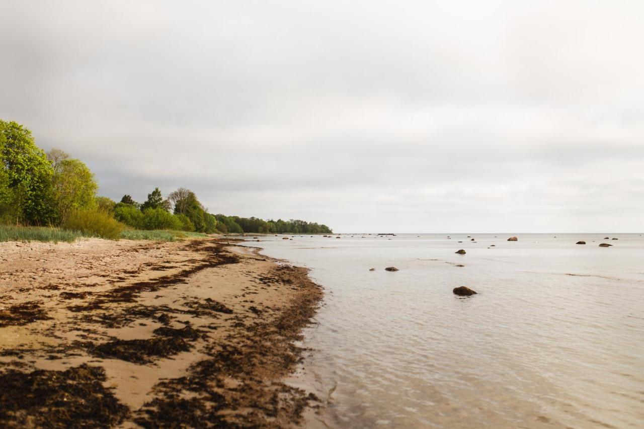 Отель Juras Maja Ausekli Kaltene Экстерьер фото